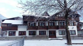 Отель Albergo Garni Martina  Каризоло